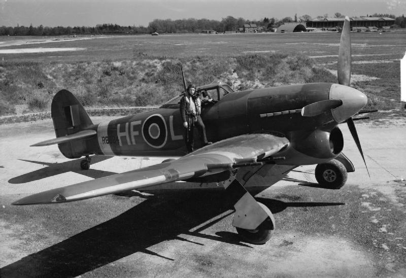 aircraft_of_the_royal_air_force_1939-1945-_hawker_typhoon-_ch9289